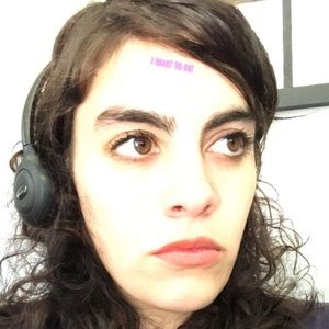 Meet your Posher, Danielle